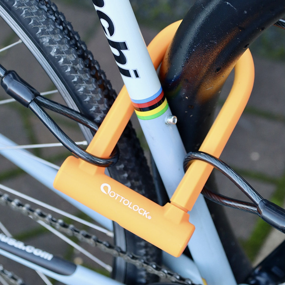 OttoLock SIDEKICK Lock + Cable Bundle, Orange detail