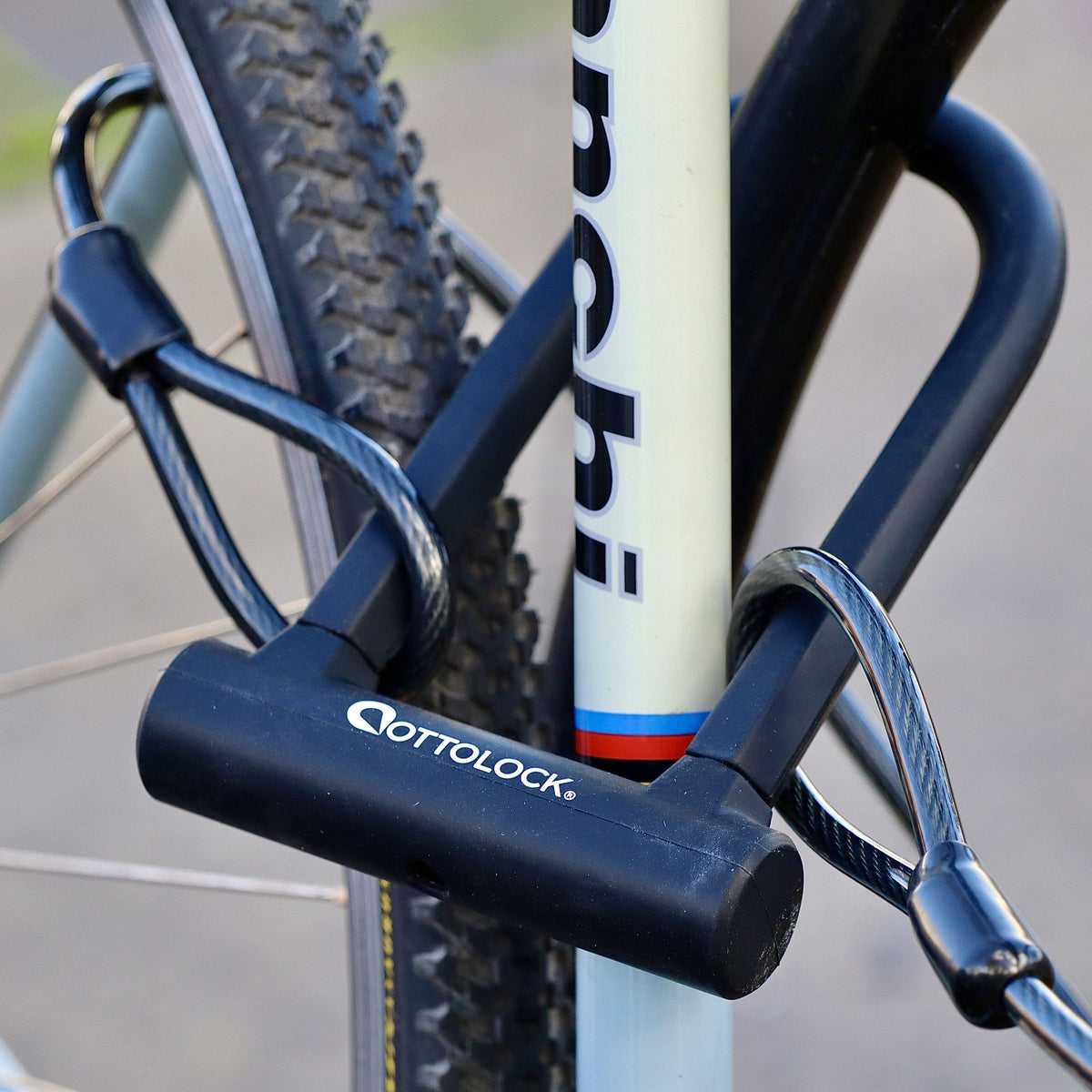 OttoLock SIDEKICK Lock + Cable Bundle, Black detail